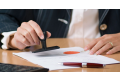 Mua nhà đất có công chứng nhưng “dính” sổ đỏ giả: Văn phòng công chứng có bồi thường?